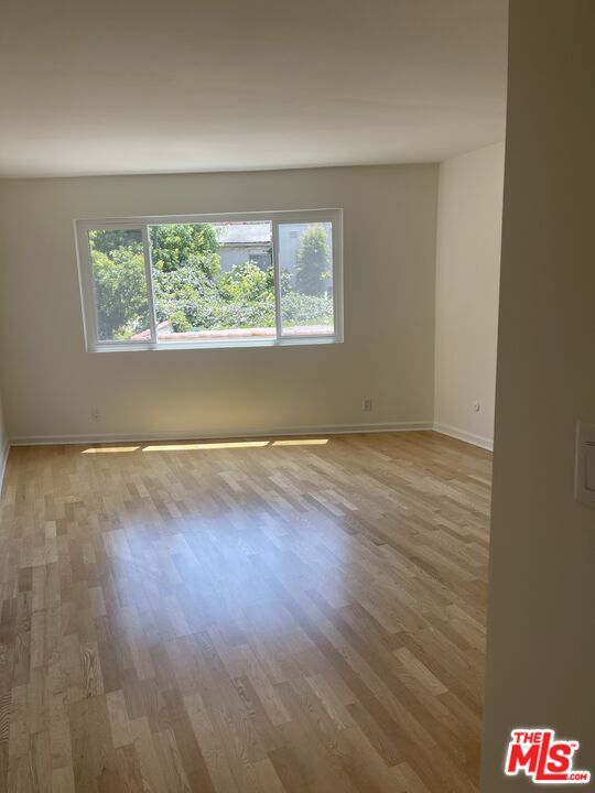 Building Photo - 1097 S Bedford Dr