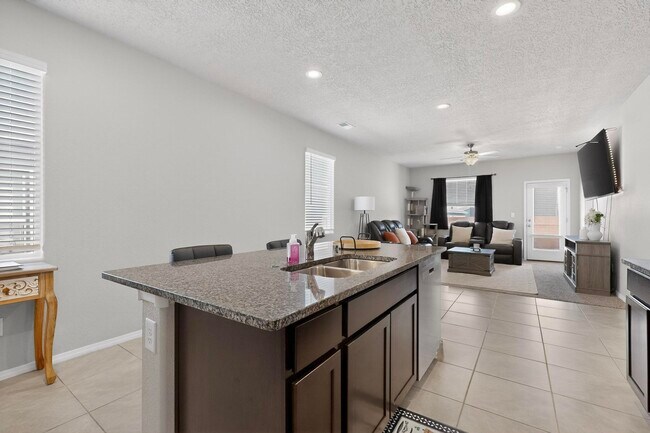 Building Photo - 10650 Valedon Ln SW