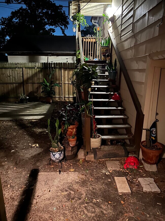 Building Photo - 5237 Mulford St