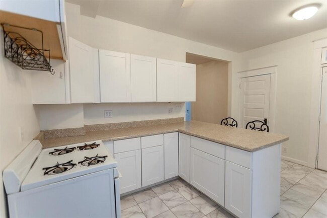 Building Photo - 5334 Gilson Ave