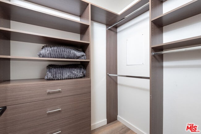 Building Photo - 1070 S Bedford St