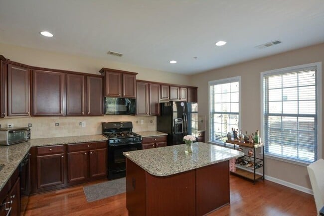 Building Photo - 6135 Indian Wood Cir