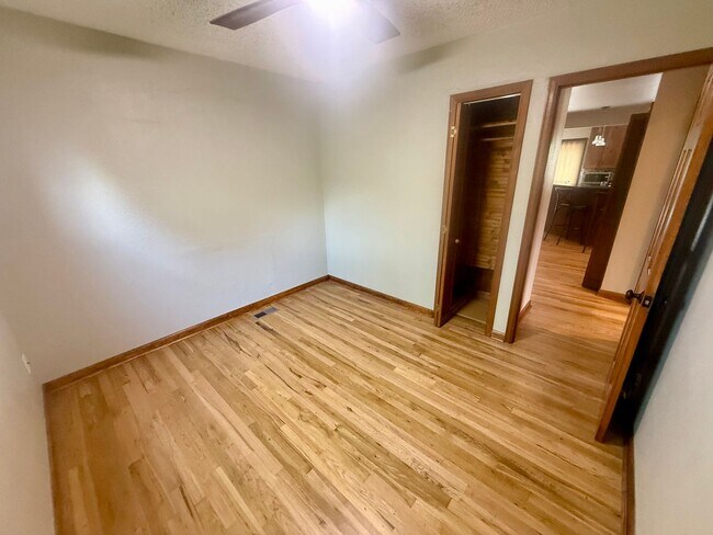 Building Photo - Spacious Remodeled Single Family Ranch Home in Golden!