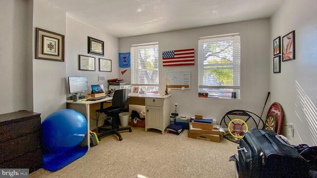 Building Photo - 4 W 1st Ave