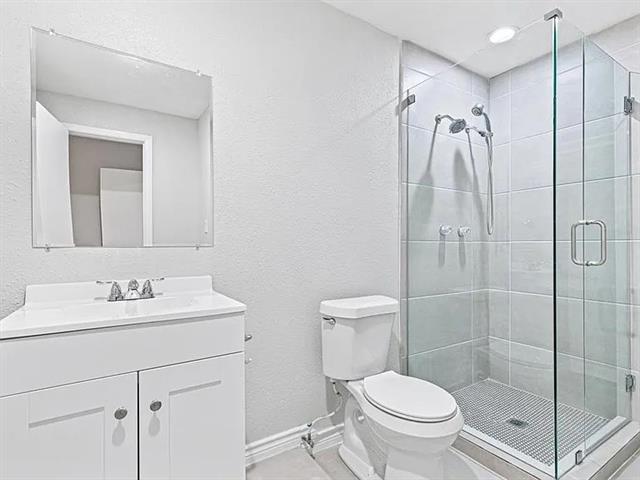 Building Photo - 8535 Westfield Dr
