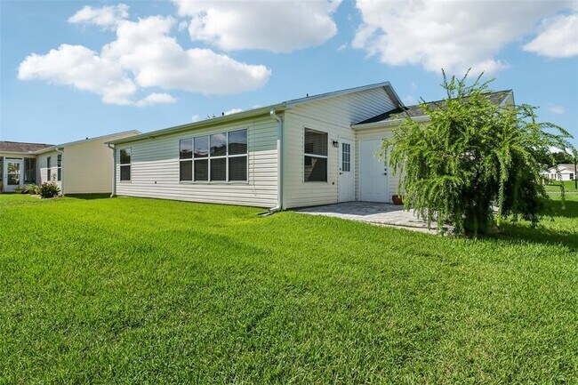 Building Photo - 2609 Privada Dr