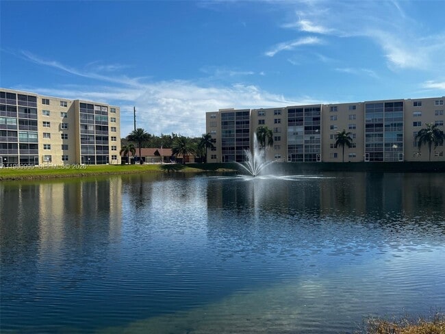 Building Photo - 301 SE 3rd St