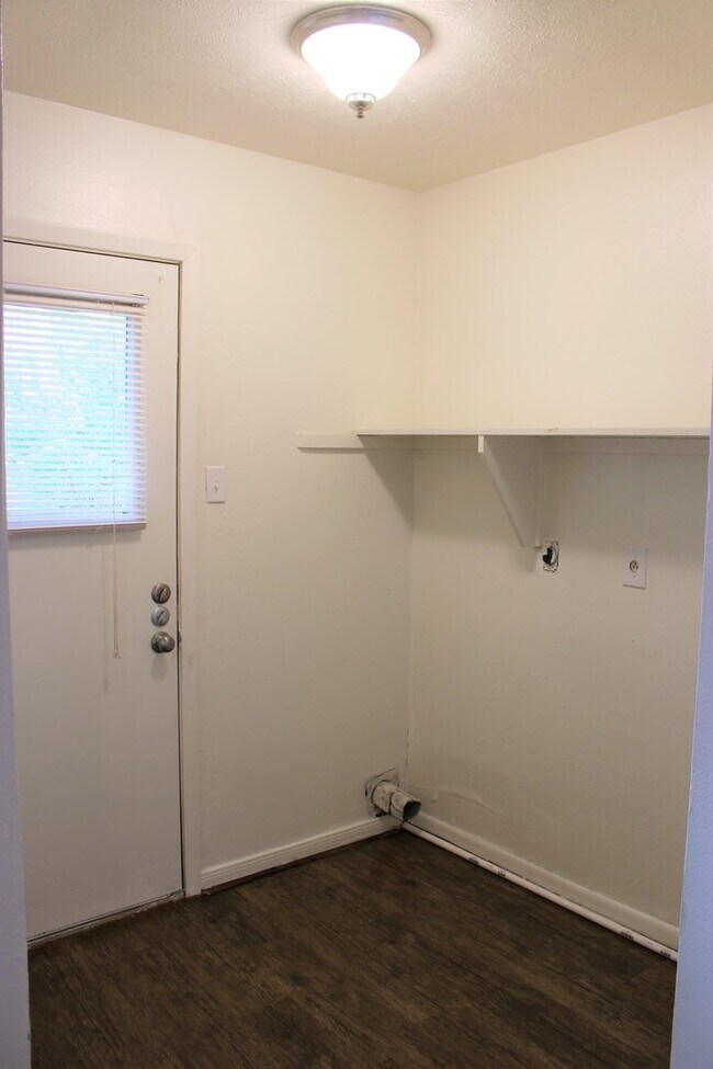 Building Photo - 3608WE