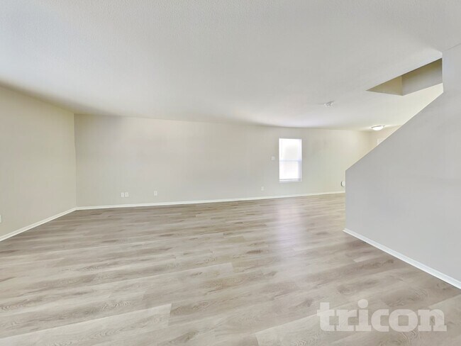 Building Photo - 1405 Bluestem Dr