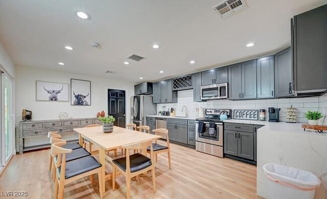 Building Photo - 1821 E Oakey Blvd