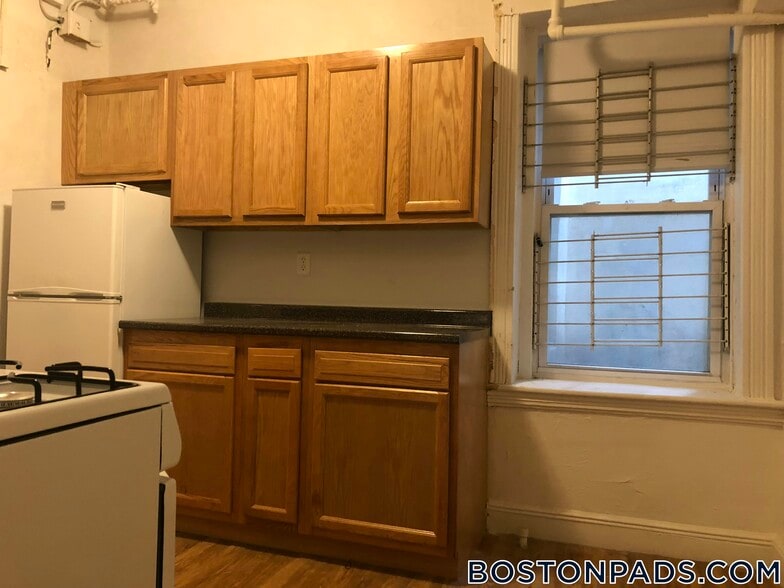 Building Photo - 1810 Commonwealth Ave