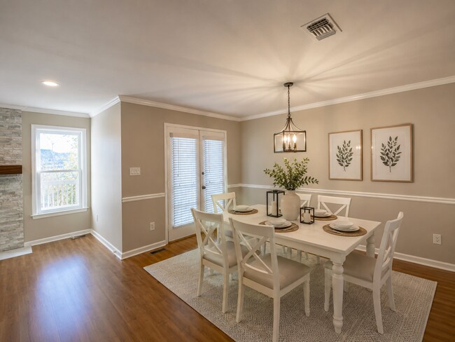 Building Photo - 2 Bedroom 2.5 Bath Townhome in Great Marietta Location w/ a Unfinished Basement