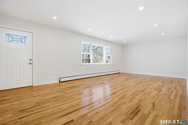 Building Photo - 24 Congress St