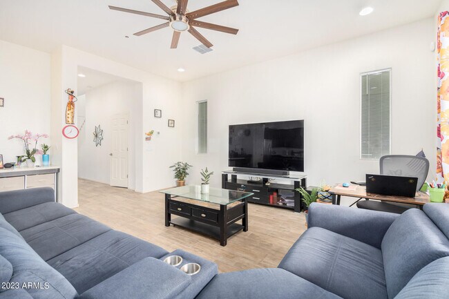 Building Photo - 7322 W Phelps Rd