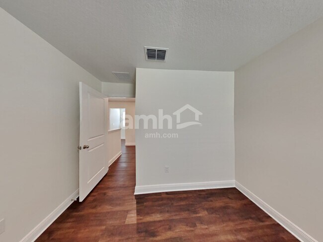 Building Photo - 27288 St Andrews Ave