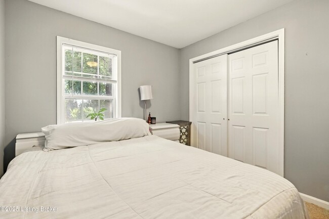 Building Photo - 225 Crescent Hill Pl