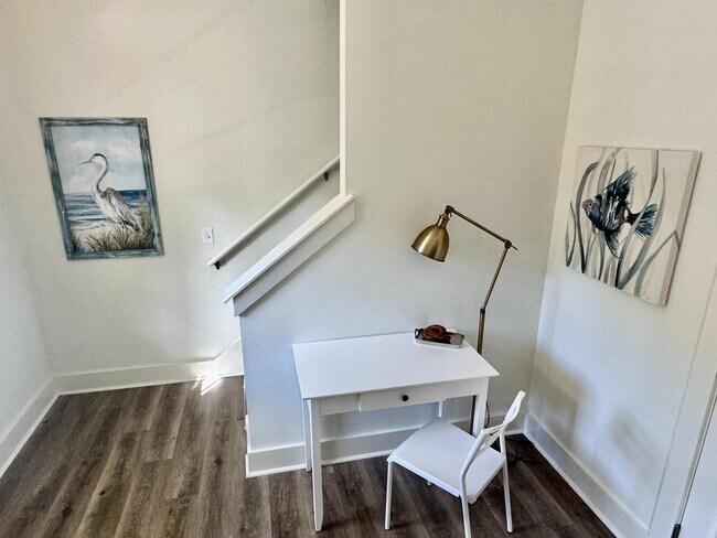 Building Photo - 44 Red Cedar St