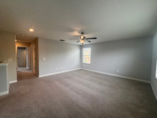 Building Photo - 4 Bedroom/3 Bathroom Enclave at Terra Bella
