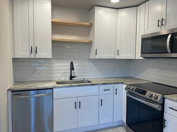 Building Photo - 909 S Colonial Ct