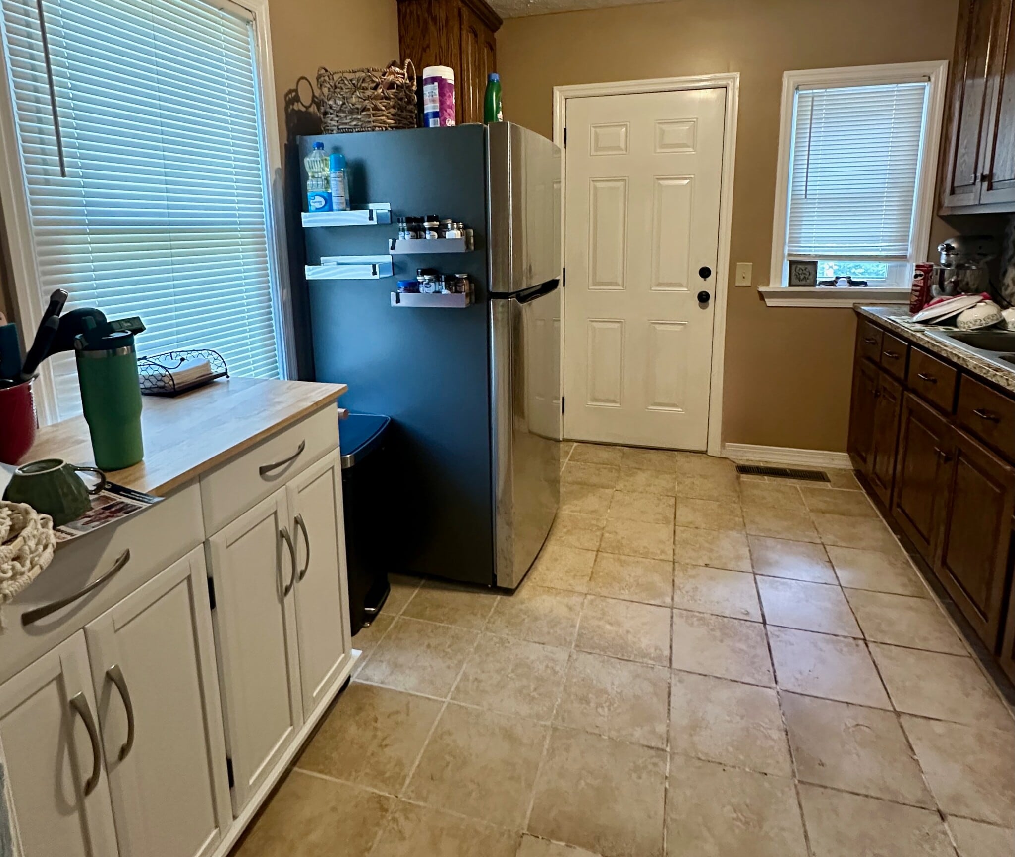 shared space for maximum of 2 renters - 551 Lincoln St