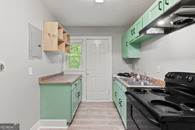 Building Photo - 181 Holderness St SW