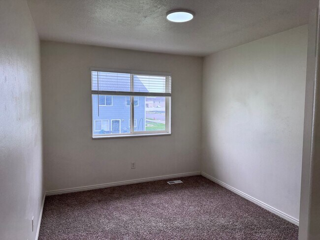 Building Photo - 2455 W 450 N