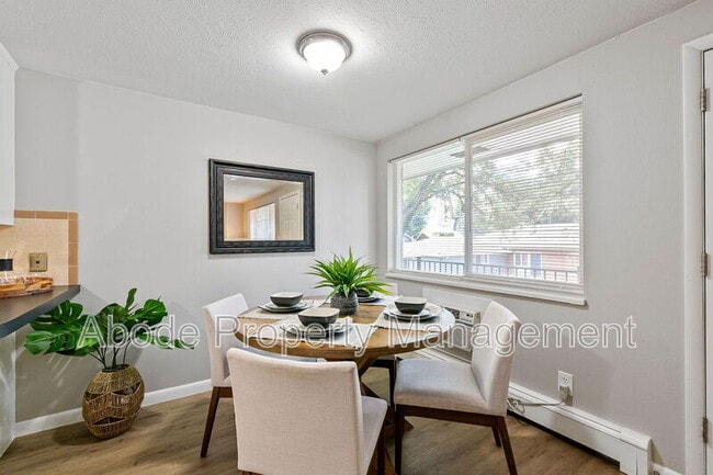 Building Photo - 466 W 10th St