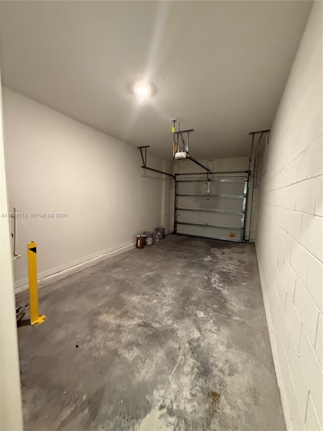 Building Photo - 410 Sequoia Dr