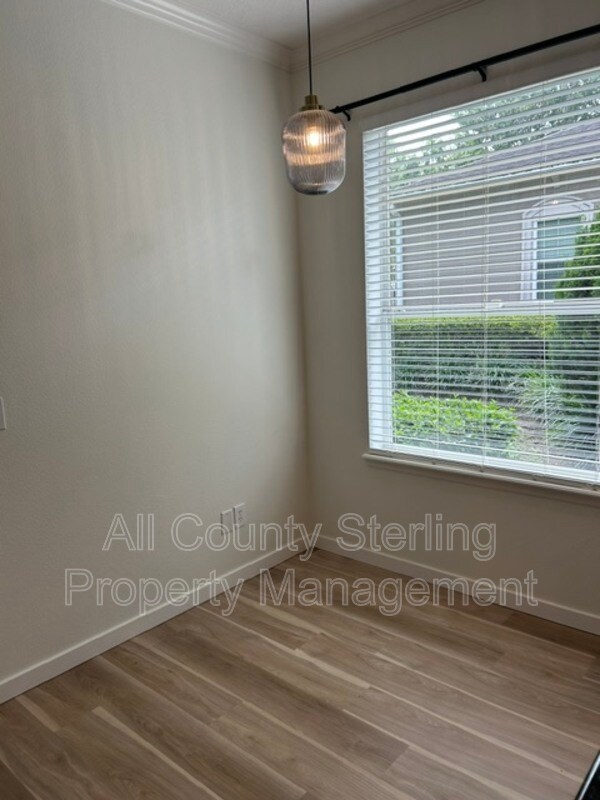 Building Photo - 184 Birchmont Dr
