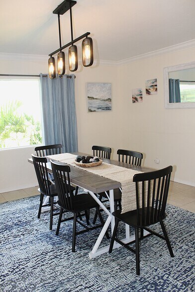 Building Photo - 4464 E Riverside Dr