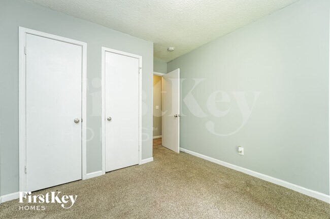 Building Photo - 5565 Westberry Ln