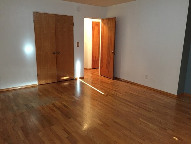 Building Photo - Darling Home in Historic Yakima Neighborhood
