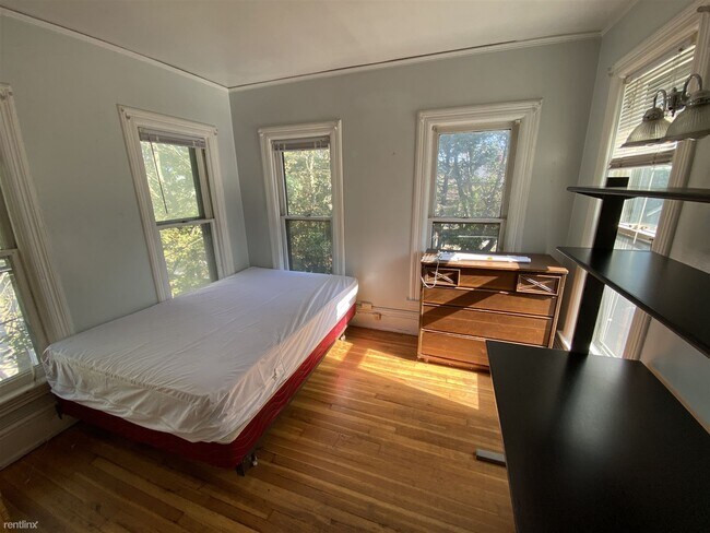 Building Photo - 8 br, 3 bath House - 503 E Ann St 503 East...