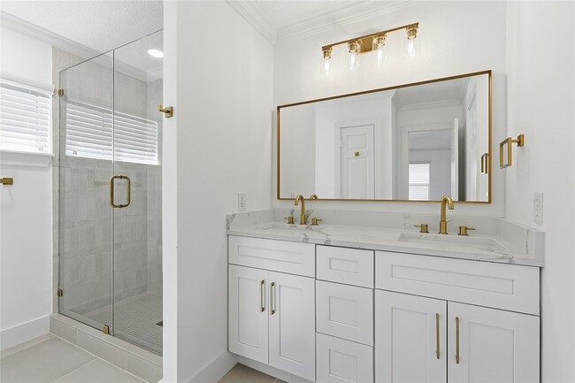 Building Photo - 1135 Eden Park Ln