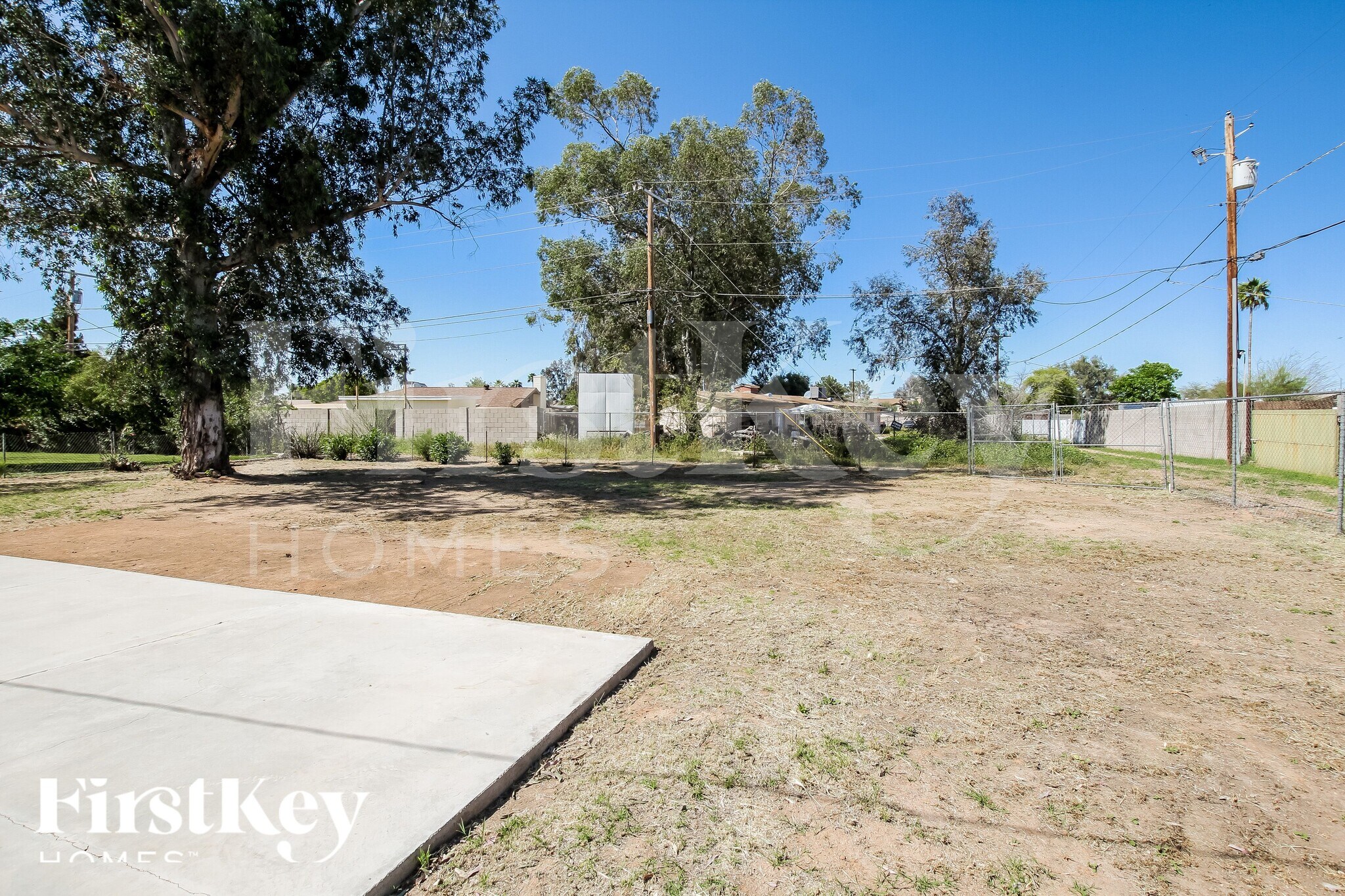 Building Photo - 4138 E Bluefield Ave