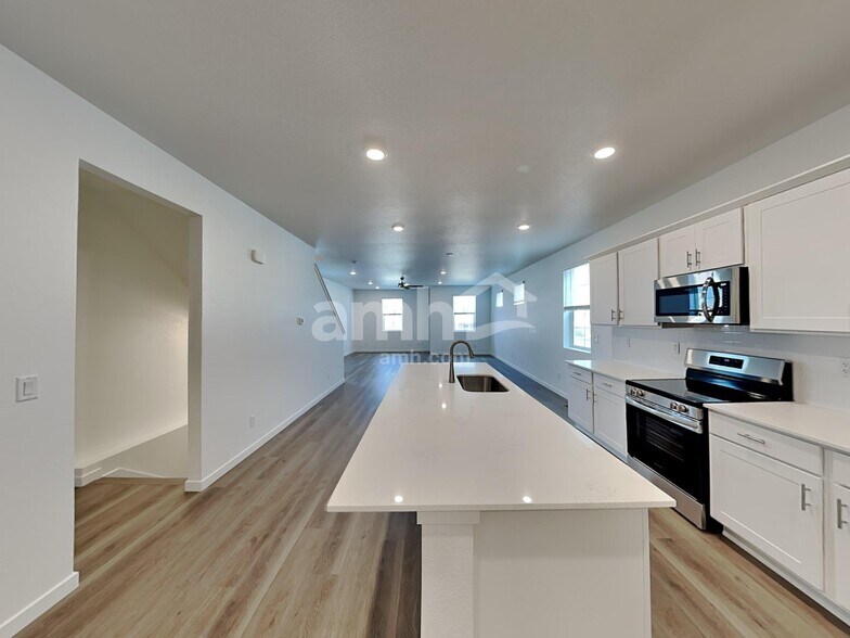 Building Photo - 26143 E Calhoun Pl