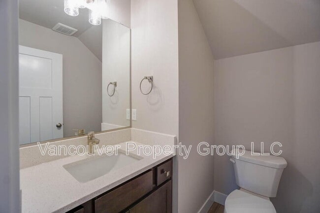 Building Photo - 313 E Caribou Ct