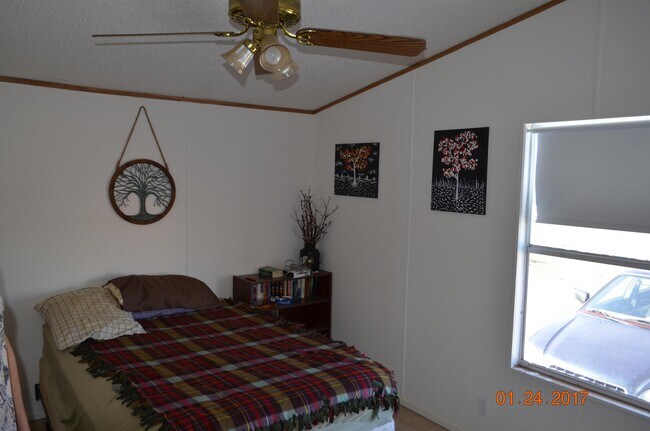 Building Photo - 805 S Weatherford St