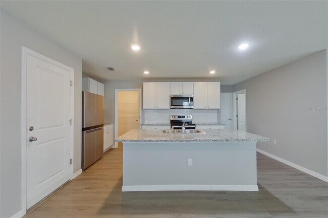 Building Photo - 8584 SW 43rd Ter