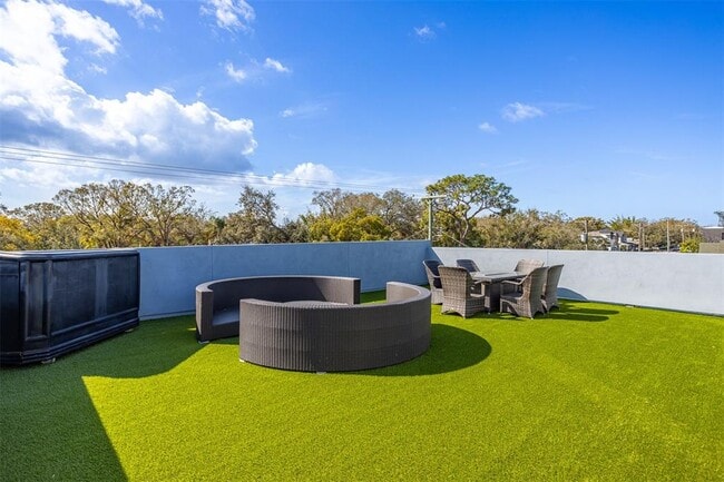 Building Photo - 2700 N Myrtle Ave