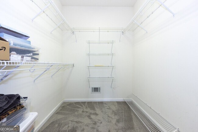 Building Photo - 5166 Wheeler Dr