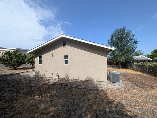 Building Photo - Palm St.  - 8302