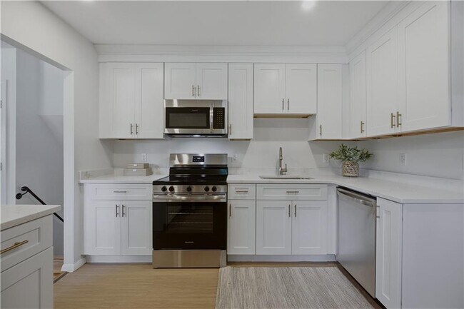 Building Photo - 117 Canonchet Dr