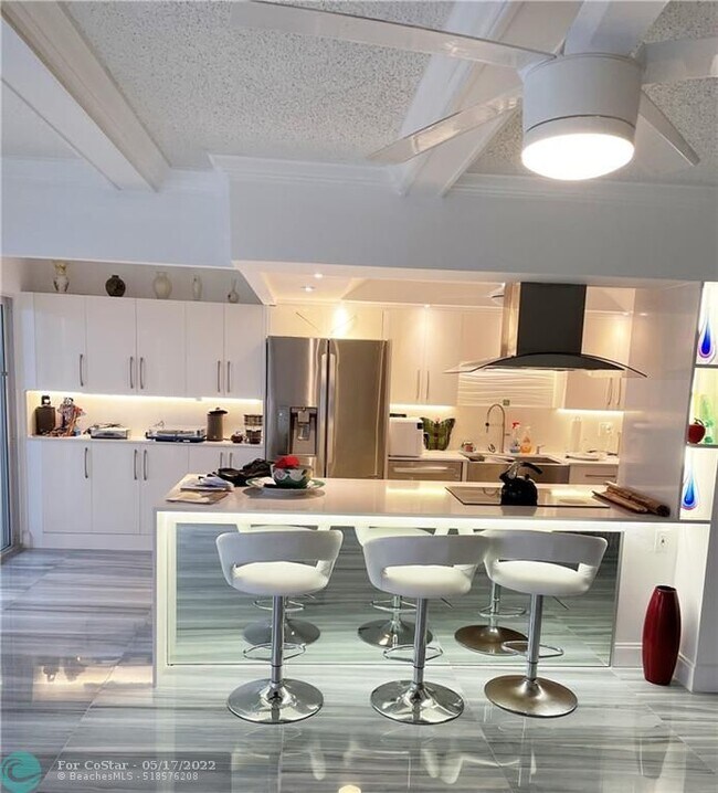 Building Photo - 3400 Galt Ocean Dr