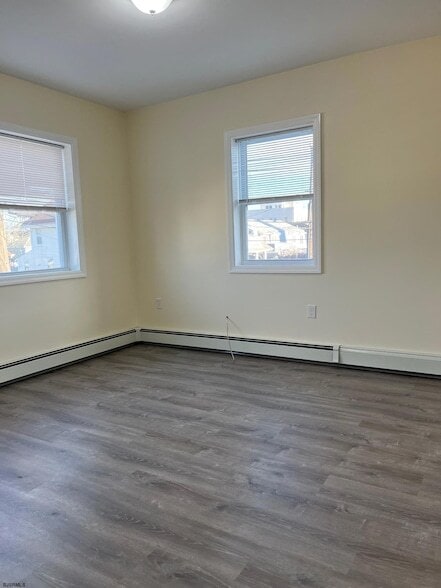 Building Photo - 16 N Sacramento Ave