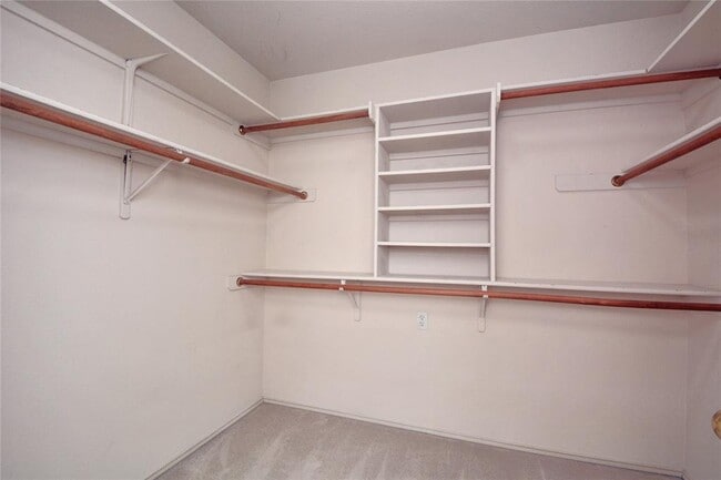 Building Photo - 718 Settlement St