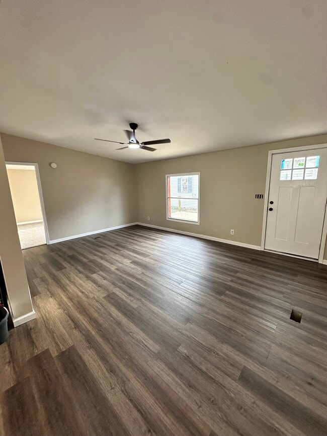 Building Photo - 822 Emison Ave