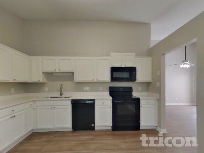 Building Photo - 6617 Flat Rock Dr