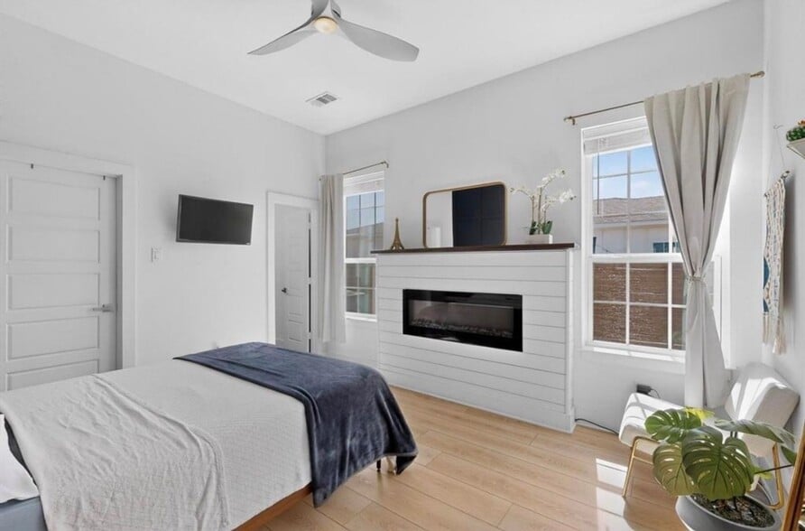 Building Photo - 3889 Sam Cir