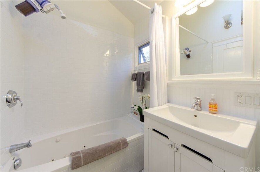 Bathroom with Spa Tub UNIT A - 1328 Electric Ave